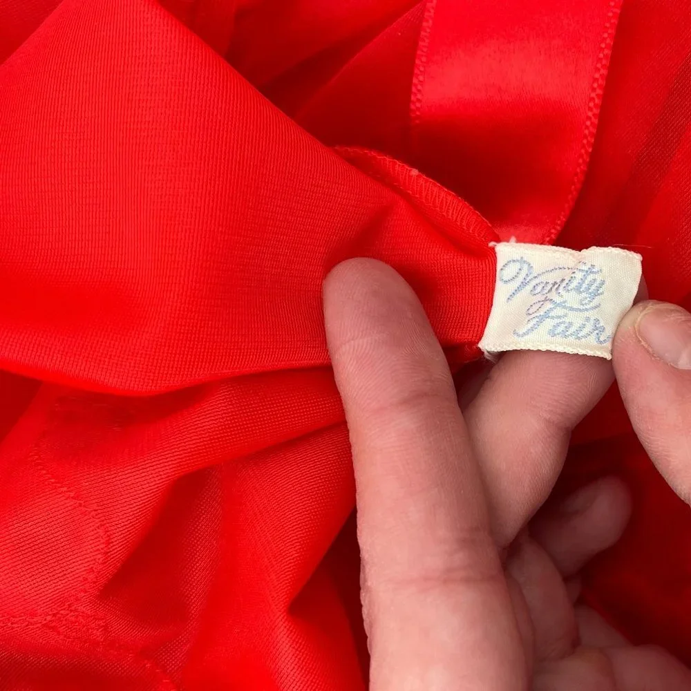 1950s Vanity Fair Ruby Red Two-Piece Nightgown & Robe Set Peignoir Boudoir - Picture 13 of 15